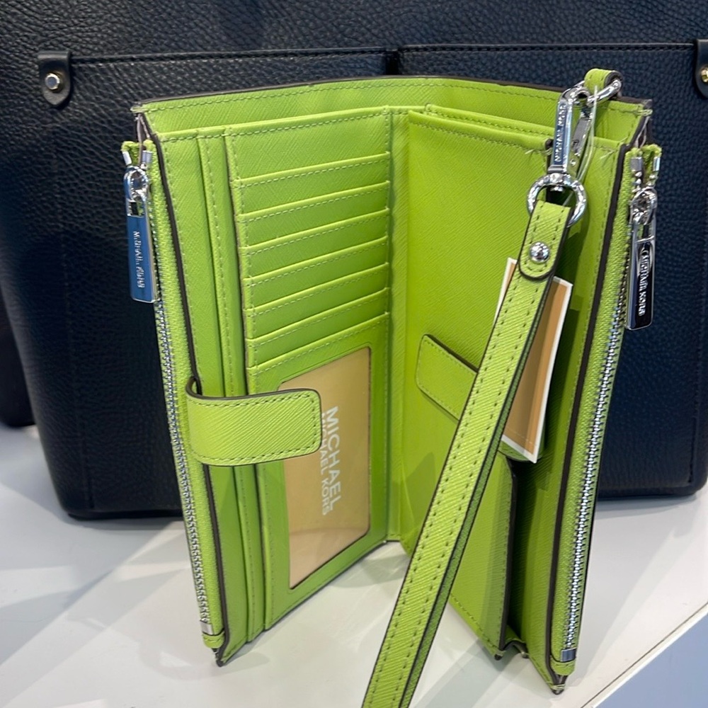 MICHAEL KORS LG DOUBLE ZIP WRISTLET Wallet Phone Case Holder 
Lime
NWT - Picture 12 of 16